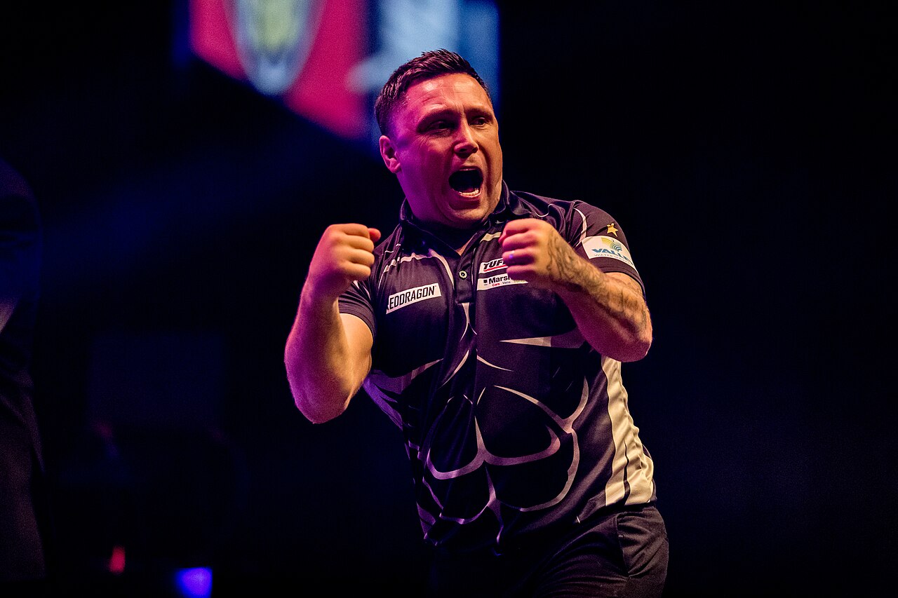 Gerwyn Price celebra su décimo título en el European Tour en Sindelfingen 2026